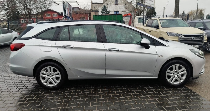 Opel Astra cena 42900 przebieg: 153000, rok produkcji 2018 z Chodzież małe 254